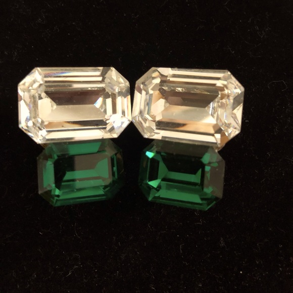 Jewelry - Clear and green crystal earrings clip